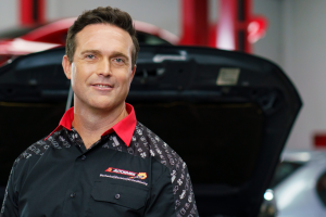 Blog-How-to-Choose-the-Right-Auto-Electrician-e1649037882601